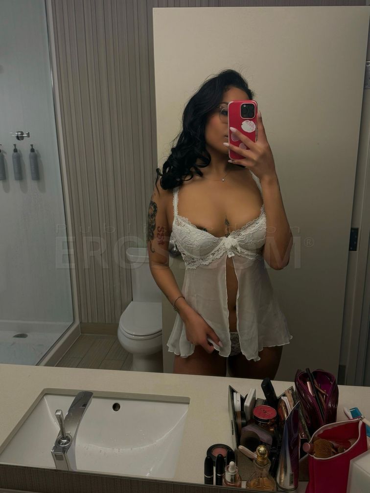 Tiffany St.James — photo 5