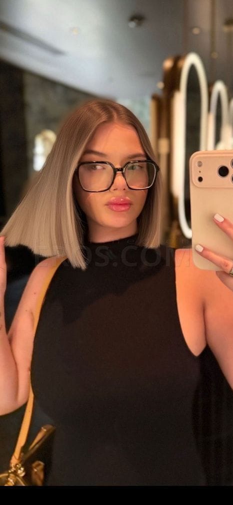 Courtney — photo 4