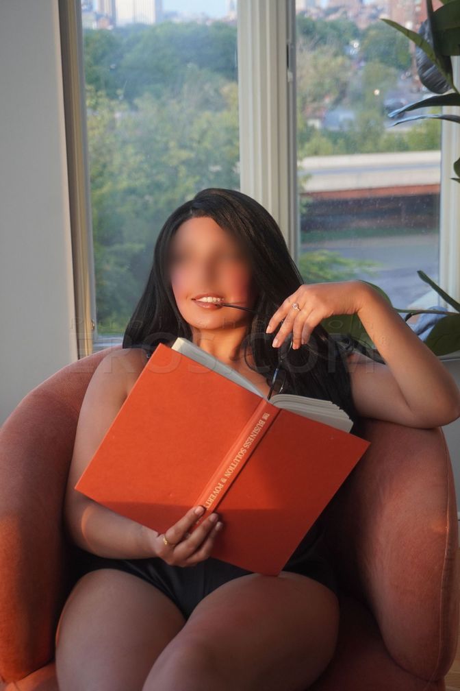 Bella Framingham — photo 2
