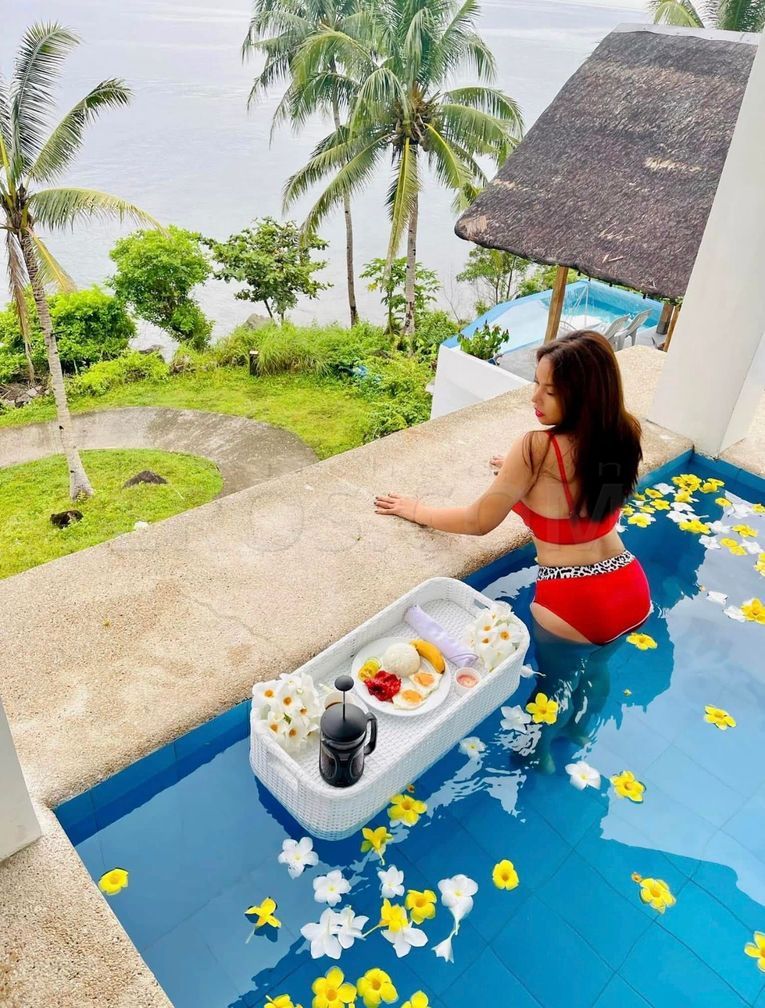 Your Dream Shemale From Philippines