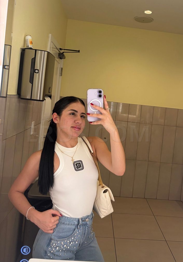 Emily — photo 8