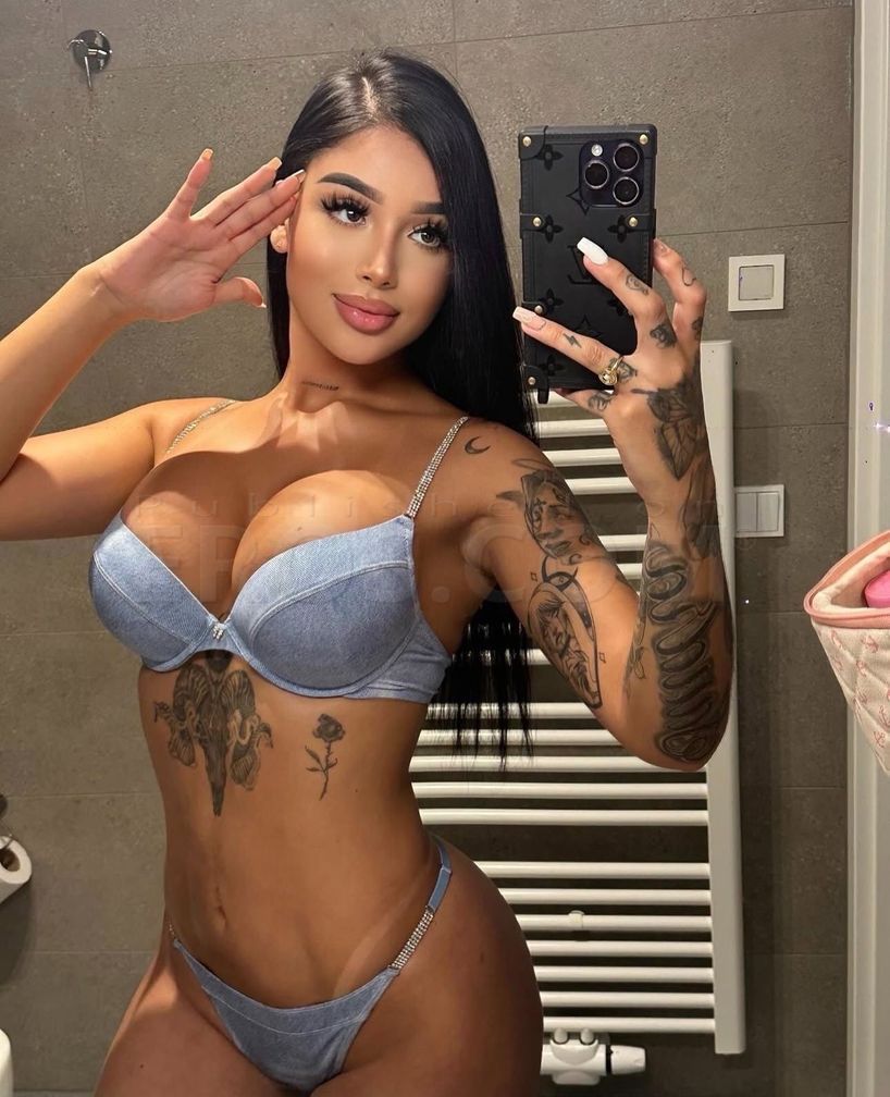 Nicole — photo 7