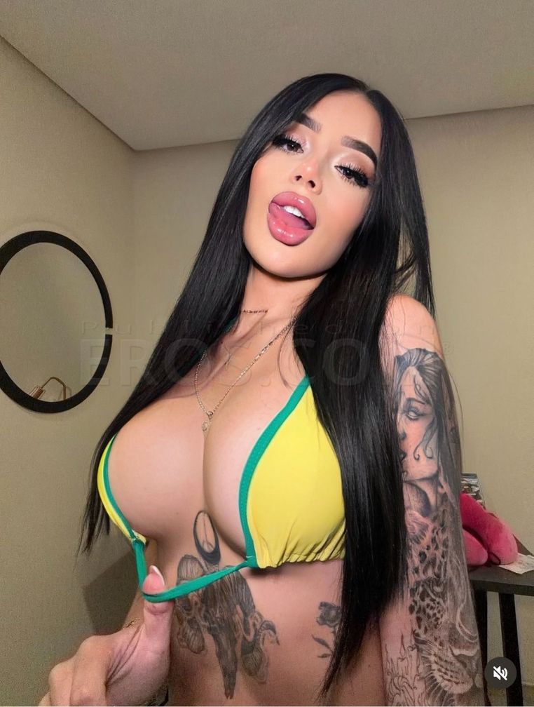 Nicole — photo 3