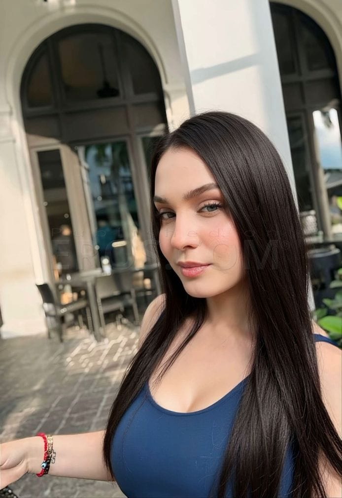 AMY IN CROMWELL — photo 3