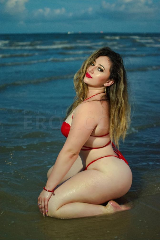 Thick Beautiful Latina — photo 1