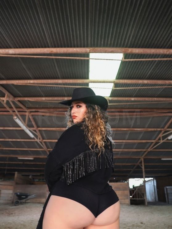 Thick Beautiful Latina