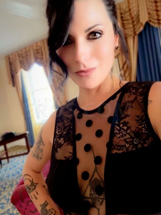 Hypnotic Goddess