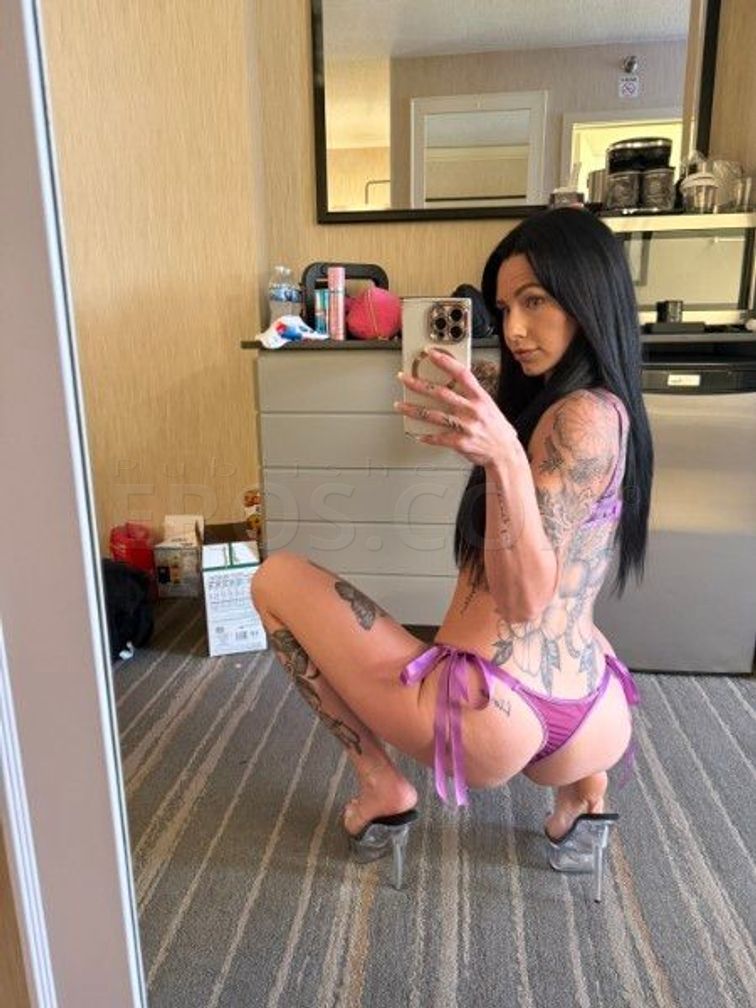 Kendall Black in Chicago — photo 4