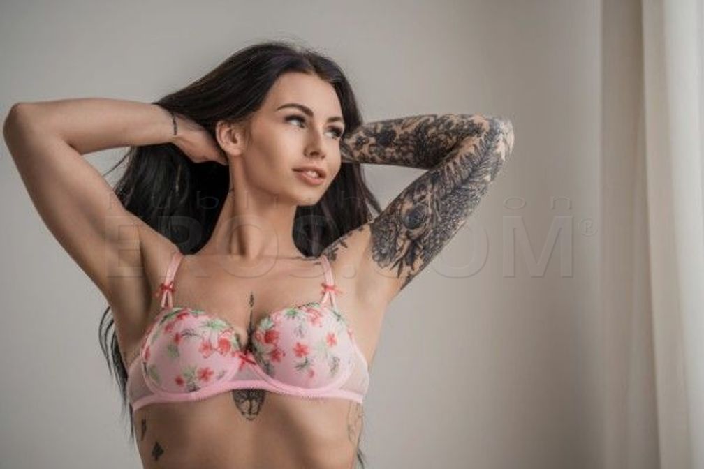 Kendall Black in Chicago — photo 2