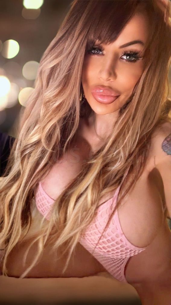 Danielle Derek — photo 10