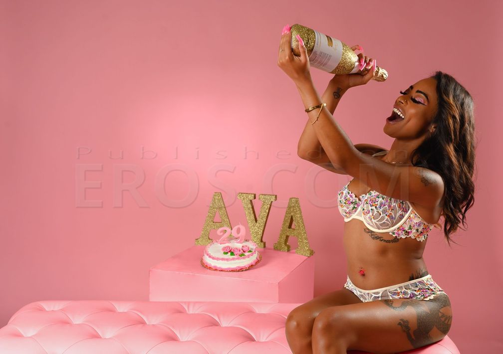 Adult Film Star Ava Valentina — photo 8