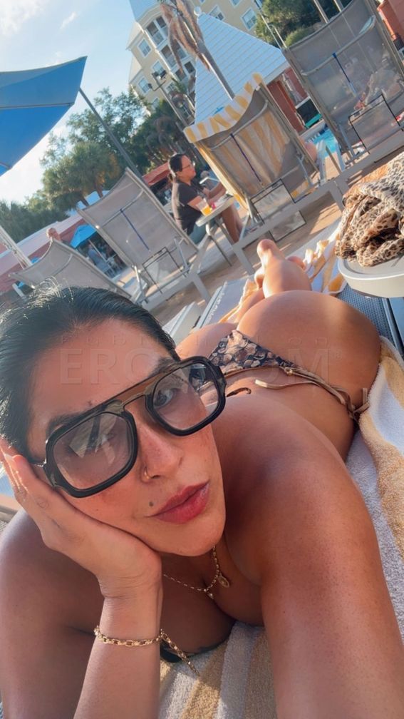 Lady Karolyn — photo 9