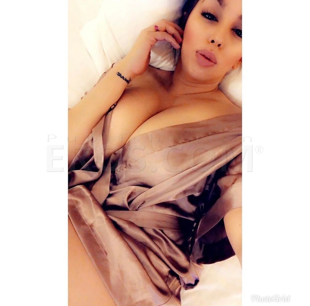 ReinaCox — photo 1