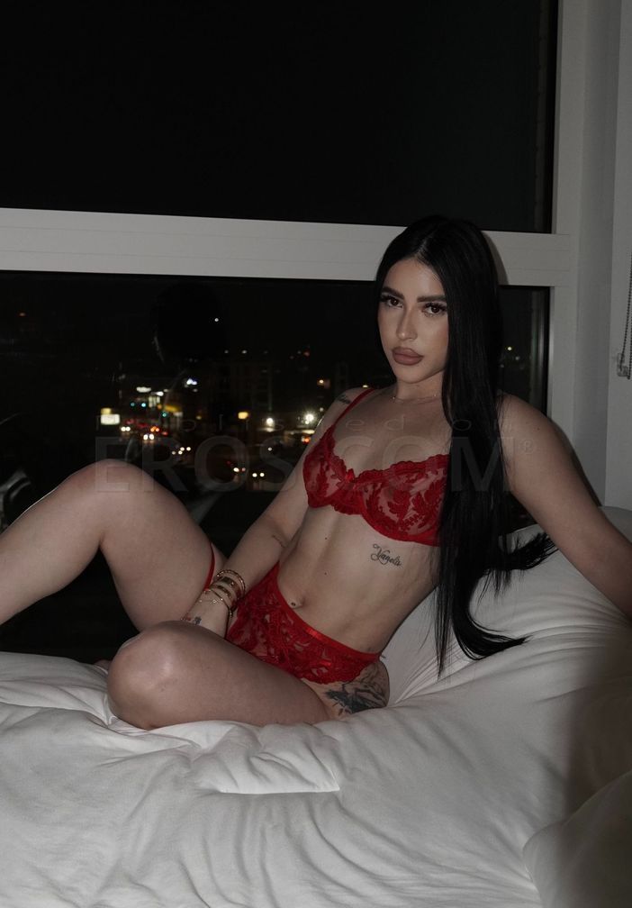 Stephanie — photo 5