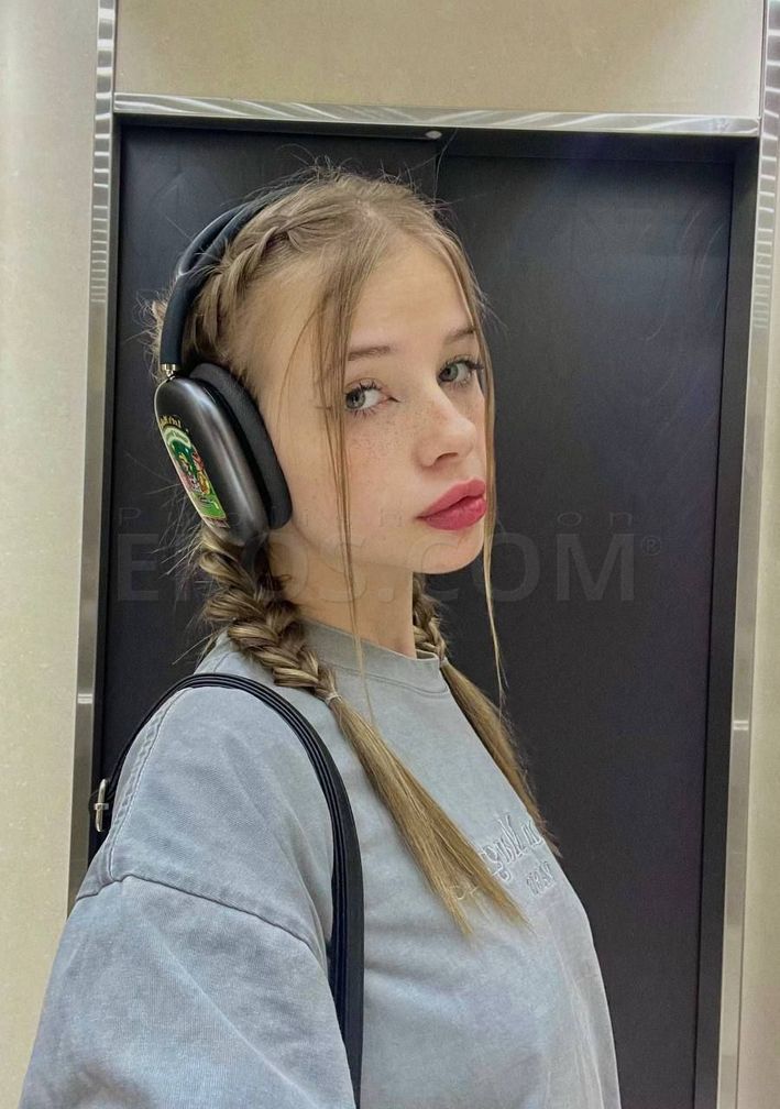 Megan — photo 6