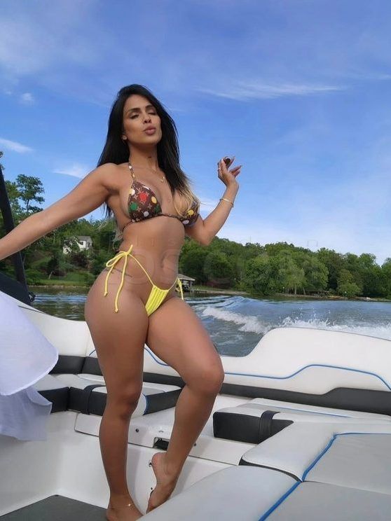 Mia