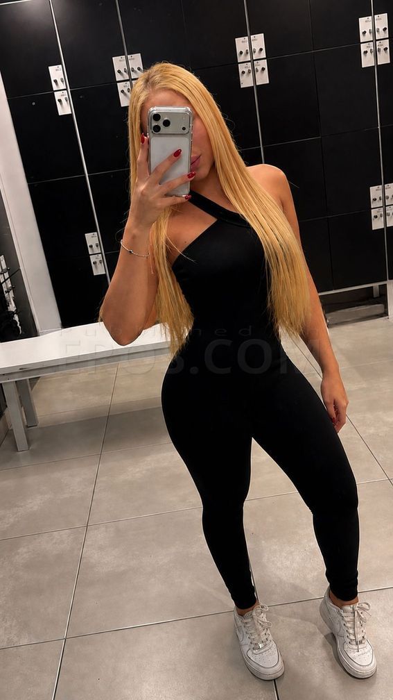 Carly Brazilian — photo 1