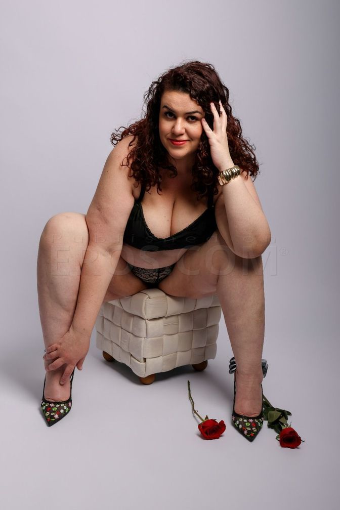 Chubby Tati in HARTFORD — photo 3
