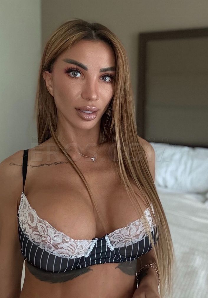 Mia — photo 3