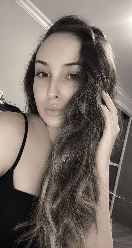 Rebecca rose — photo 1