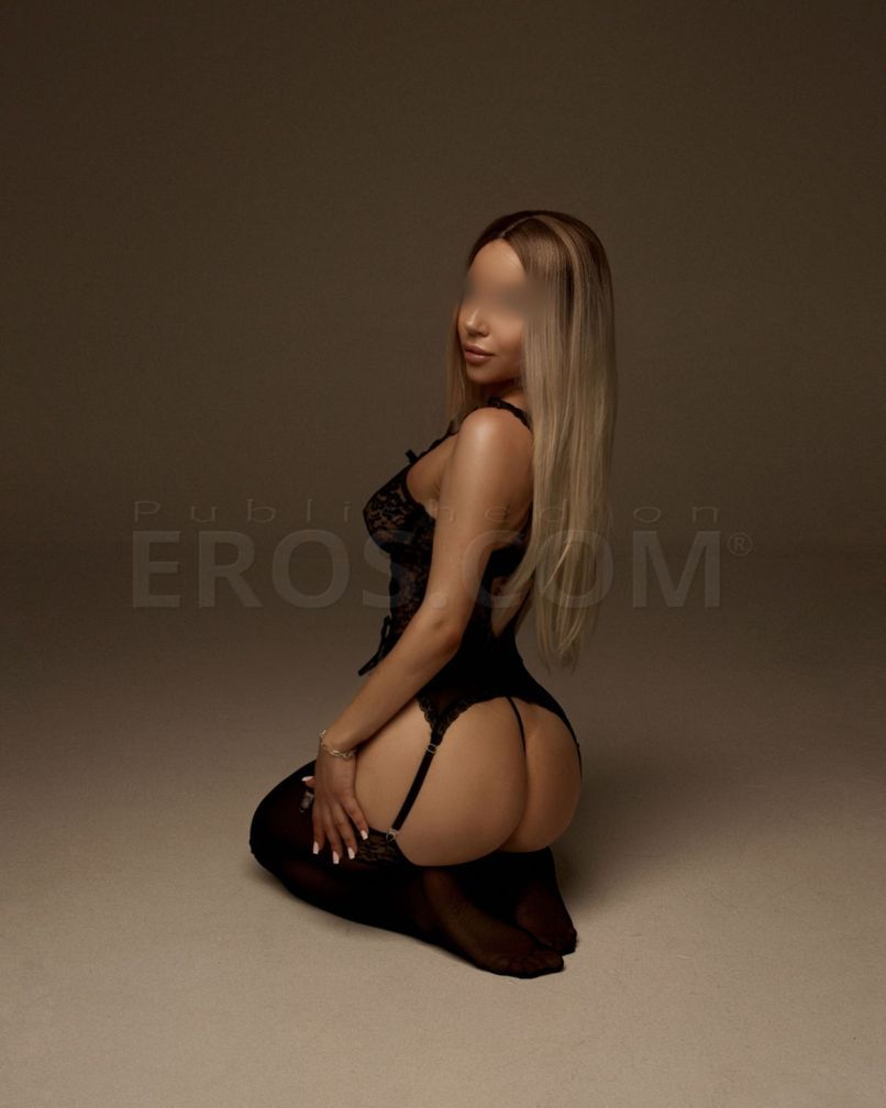 Elle Love — photo 5