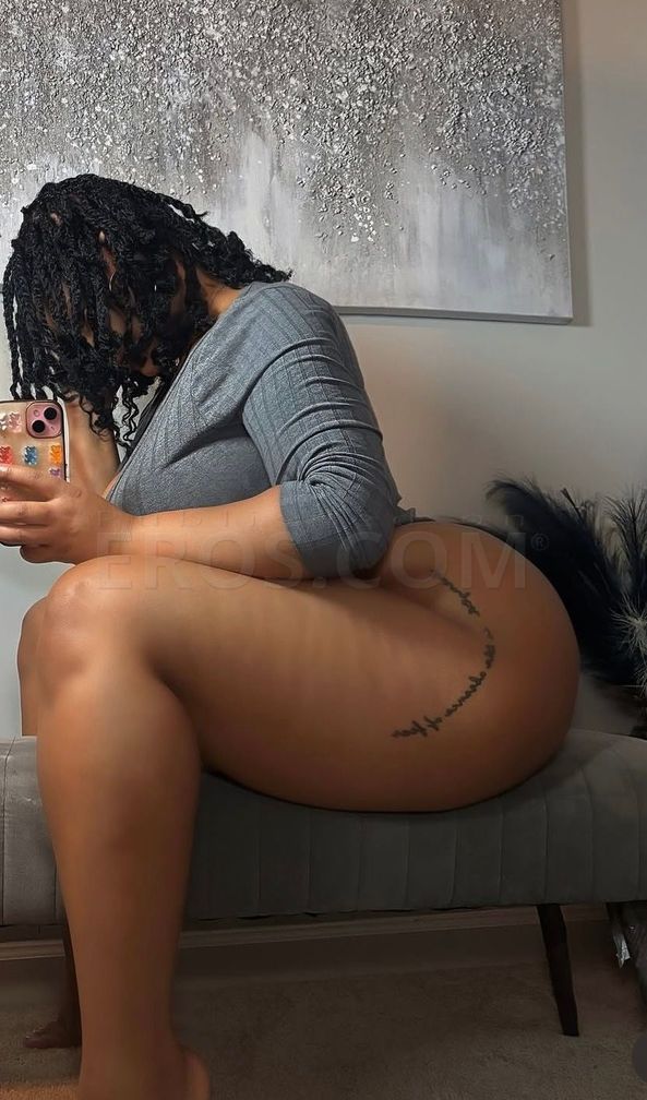 Khloe — photo 6