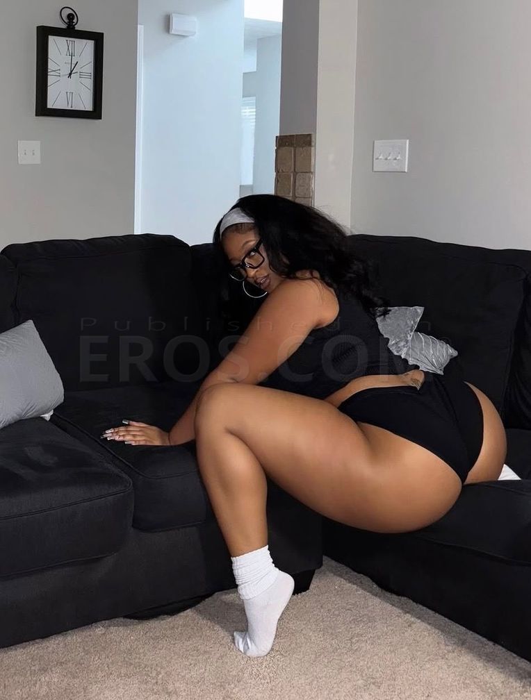 Khloe — photo 3