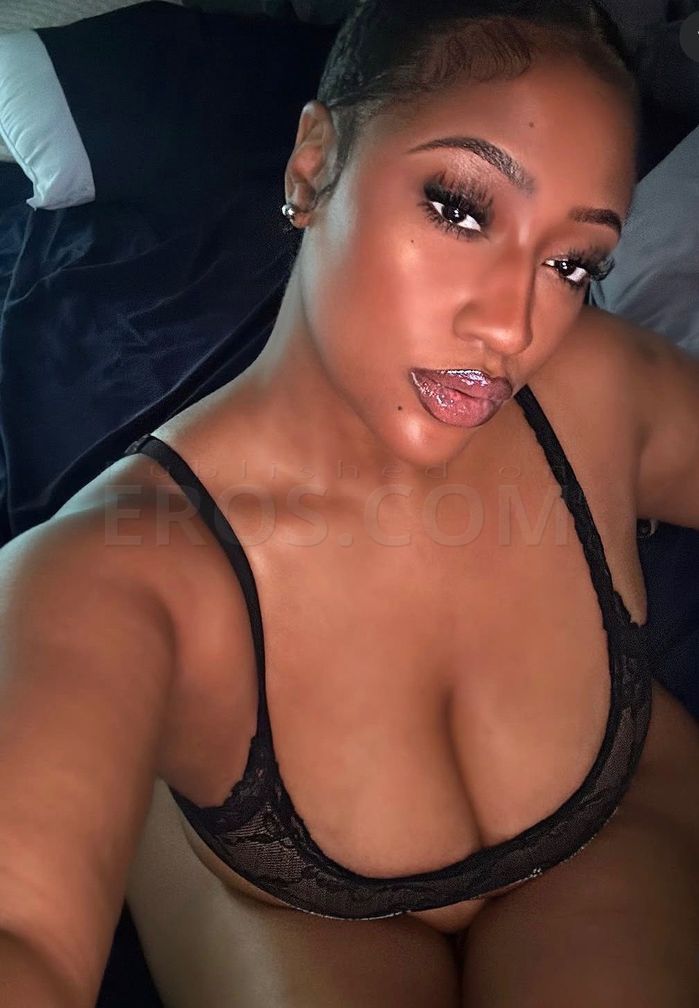 Khloe — photo 1