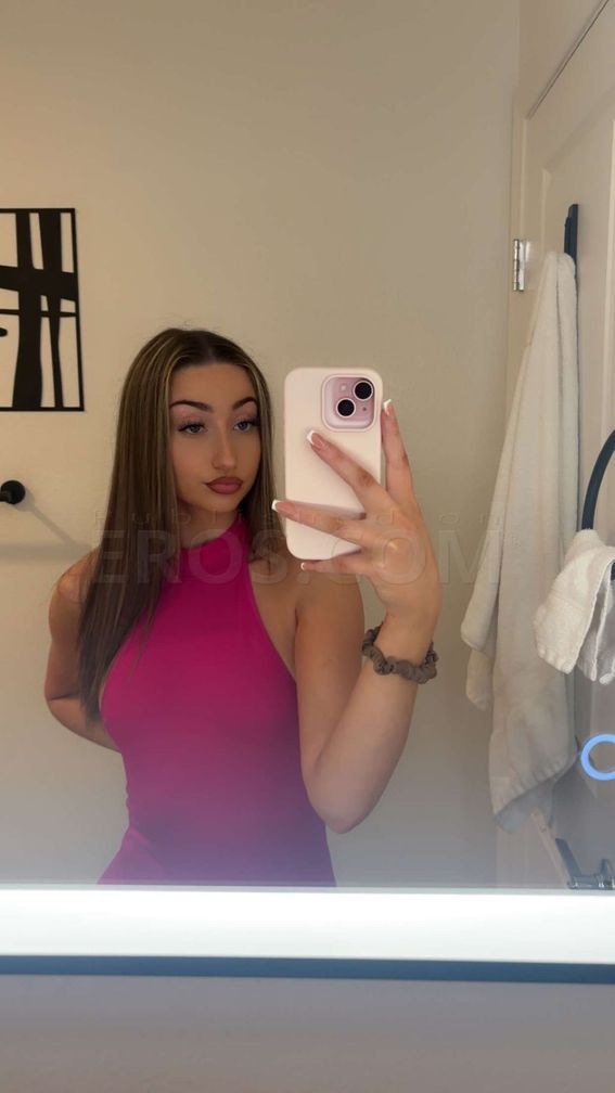 Mia Monroe — photo 6
