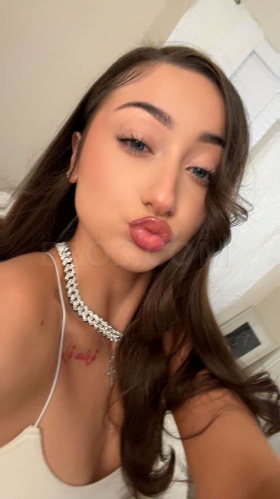 Mia Monroe — photo 3