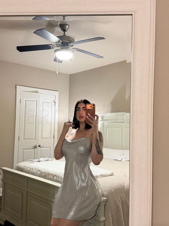Stacy — photo 1