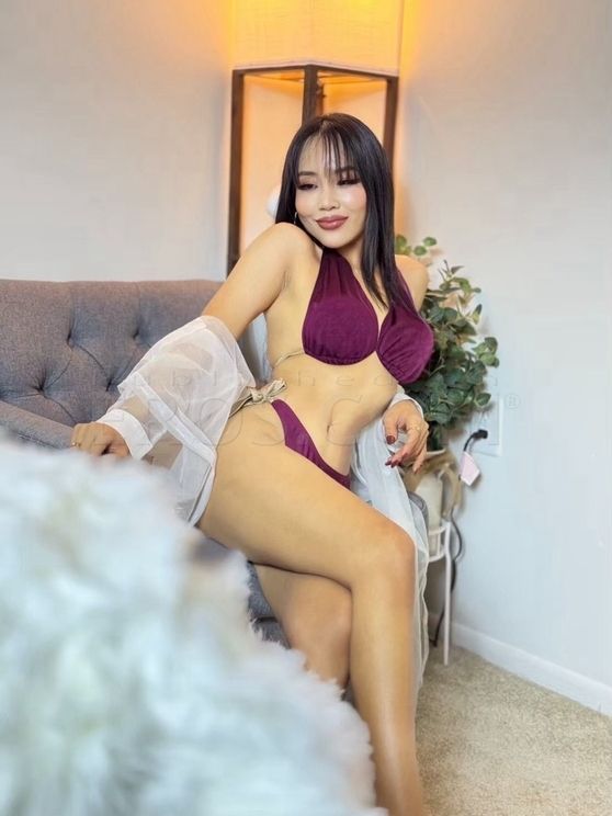 Ella new girl in town