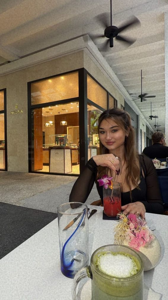 Cassie — photo 1