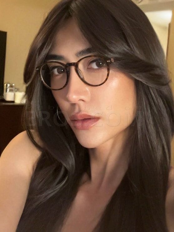 TS VictoriaGoldDesire
