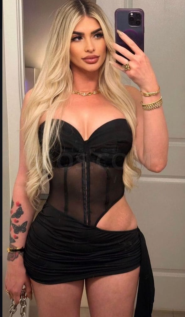 Nicole — photo 3
