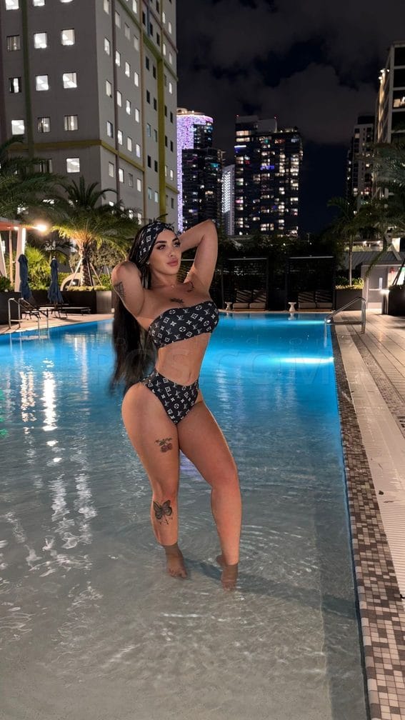 Mia — photo 3