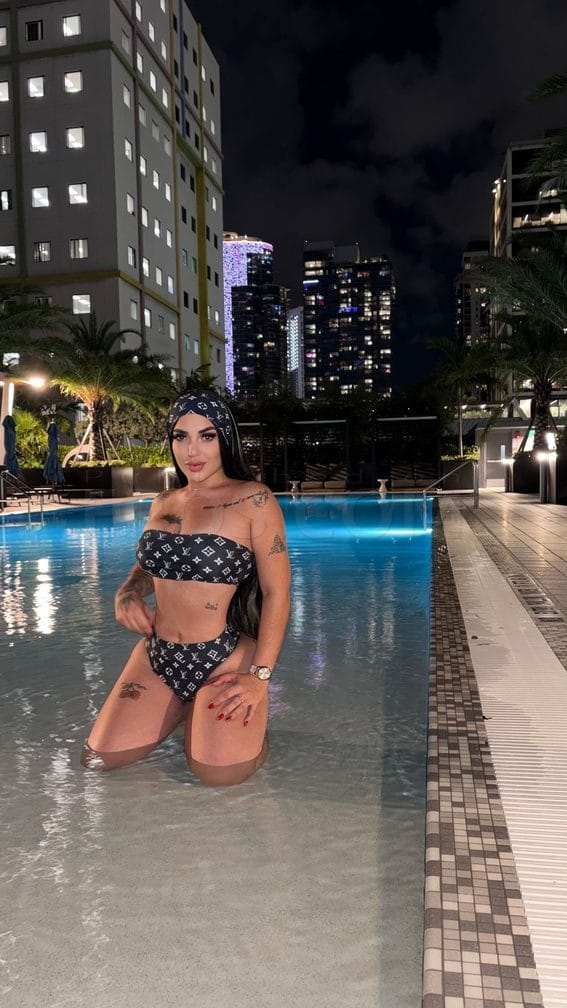Mia — photo 1