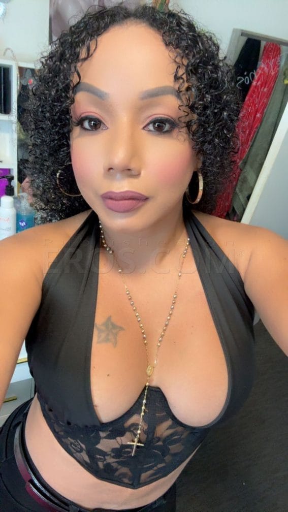 Nicole — photo 1