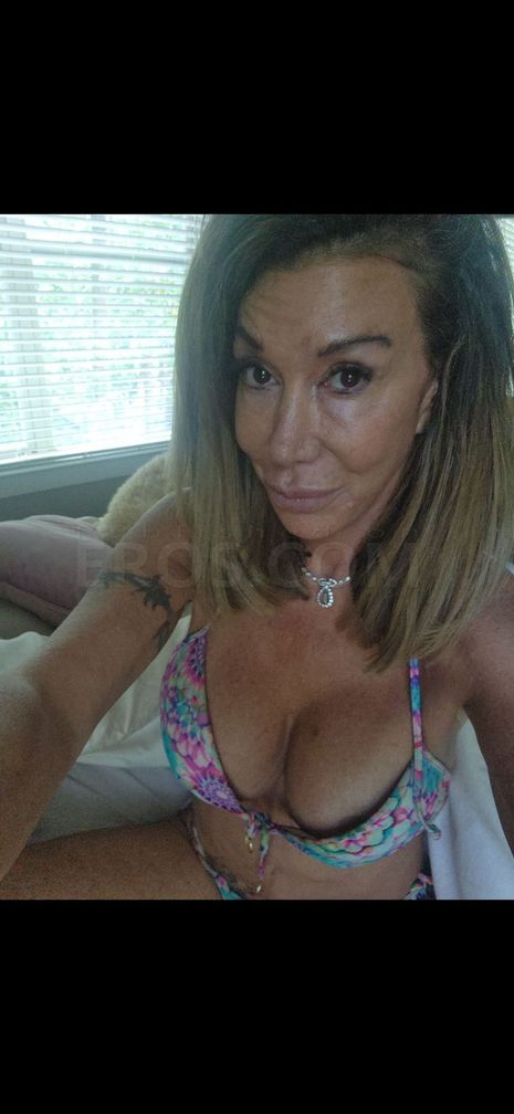 Lovely Lorena De Leon