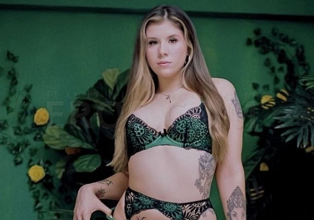 pornstar Isabel Moon — photo 4