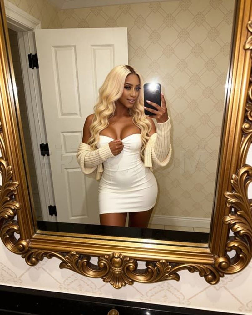 Ashley Banks — photo 7