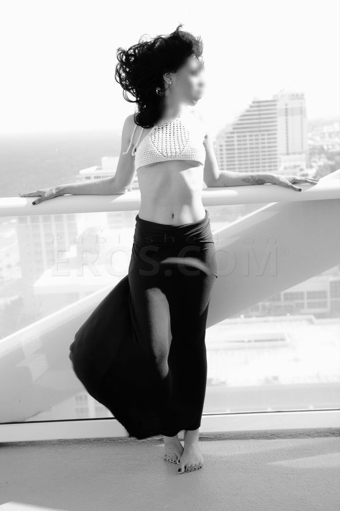 Vivian Saint — photo 5