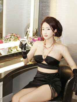Chloe - Classy Korean,