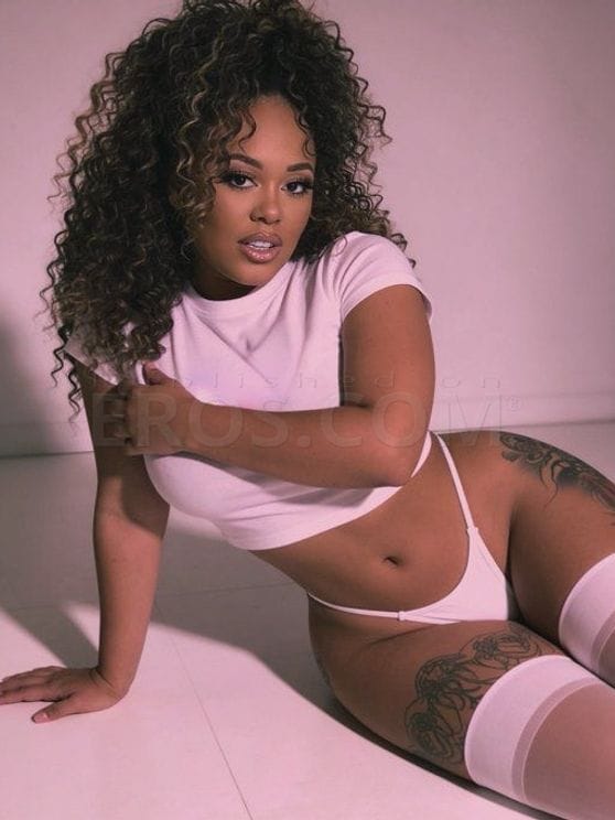 Porn Star Mone Divine