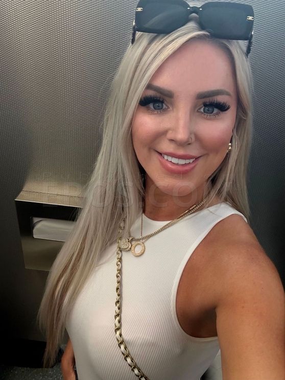 TOP RATED EXCLUSIVE COURTNEY