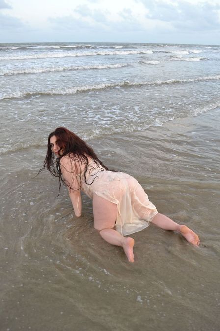 Miss Rose Bee Gold — photo 1