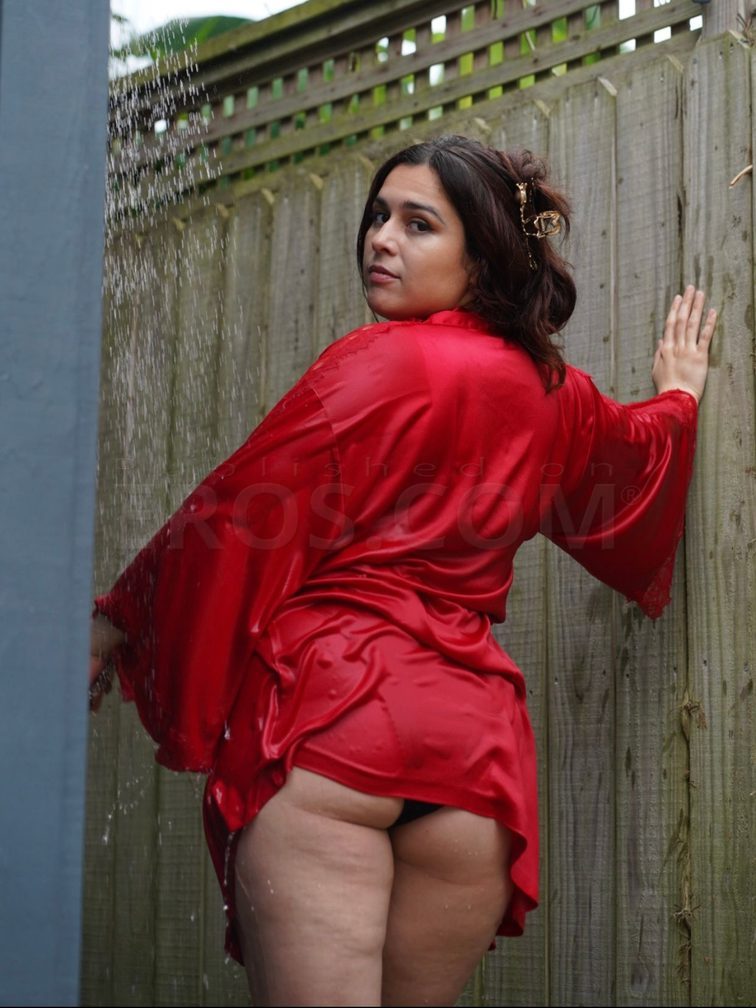 Miss Rose Bee Gold — photo 2