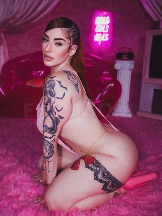 Pawg Emily