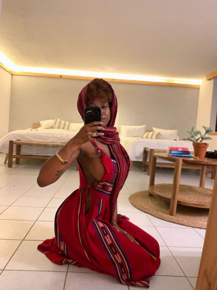 Superstar Lacey London