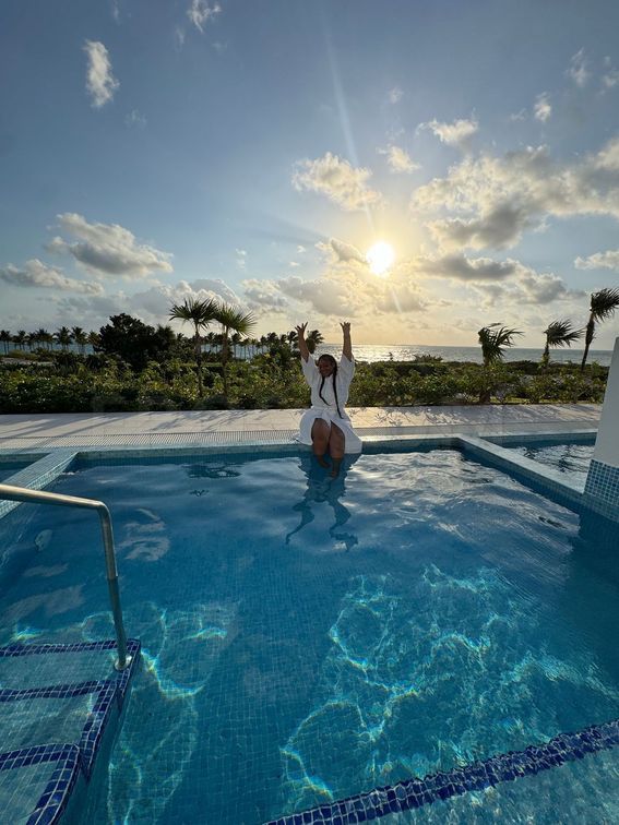 Robust Rosey near Newark, NJ